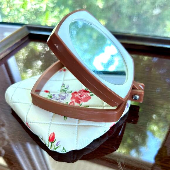 Vintage Folding Travel Mirror with Vinyl Floral Storage Pouch ￼ - Picture 2 of 14